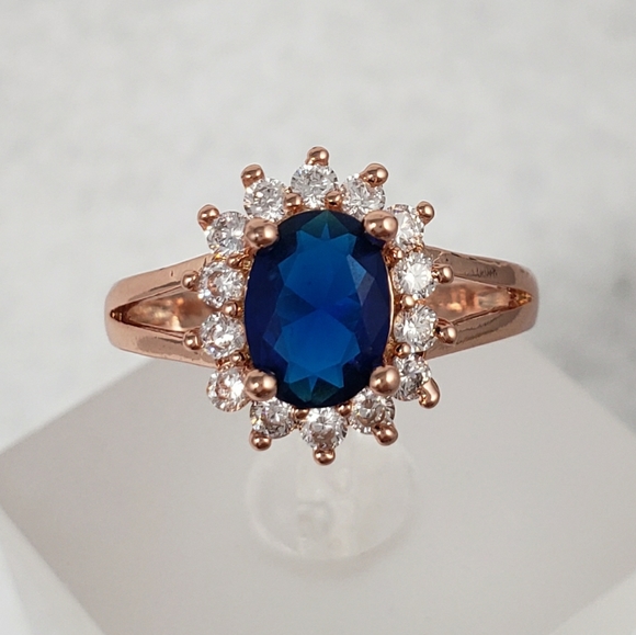HOST PICK!!! 💙 18k Rose Gold Sapphire Ring - Picture 2 of 8